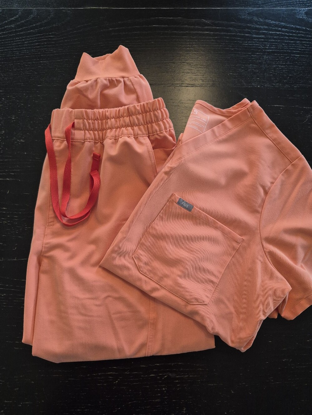FIGS Scrub Set in Sunset Drift XXL Top/ XL Pants